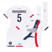 Paris Saint-Germain Marquinhos #5 Replika babykläder Bortaställ Barn 2024-25 Kortärmad (+ korta byxor)